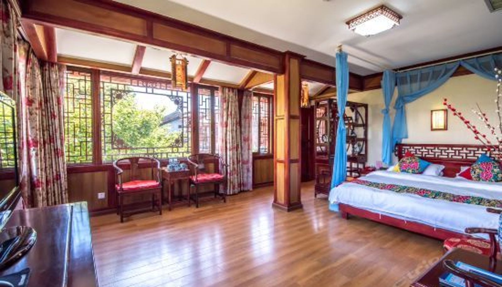 Camera business - Lijiang Old Town Castle Hotel