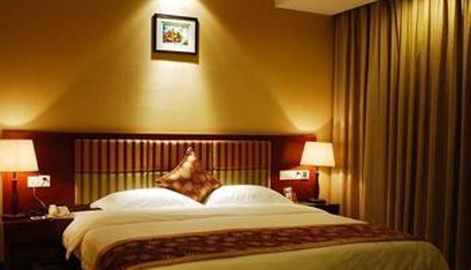 Zimmer - Bronze Drums Hotel