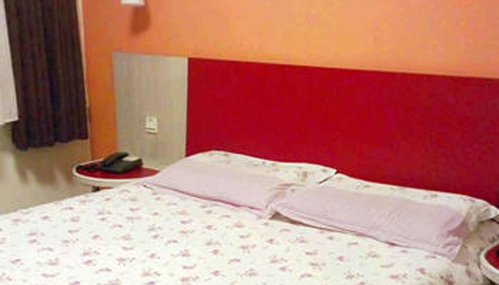 Habitación - Home Inn Selected