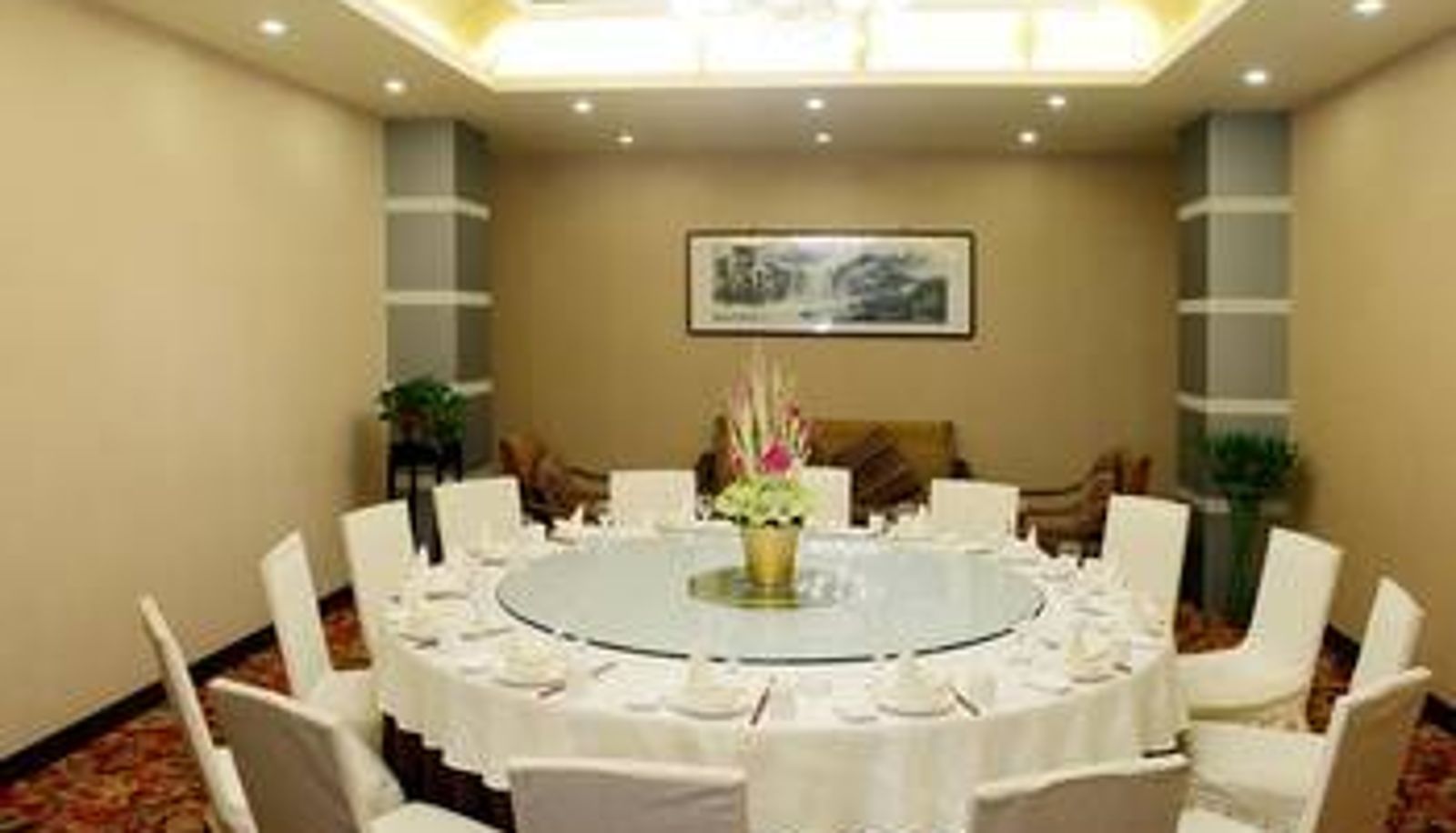 Breakfast room within the restaurant - Taihua Business Hotel (New Century Plaza MIXC Store)