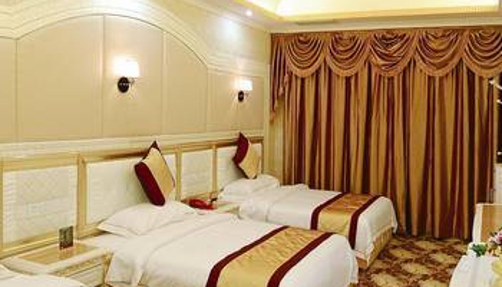 Zimmer - Hundred Million Jadeite Hotel