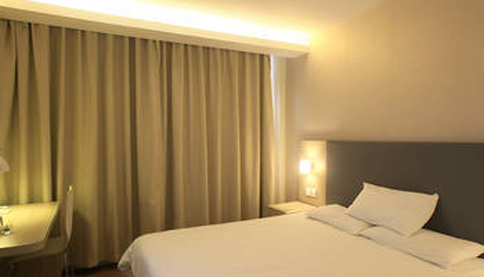 Zimmer - Puyou Hotel (List of streets named after Sun Yat-sen Pedestrian Street)