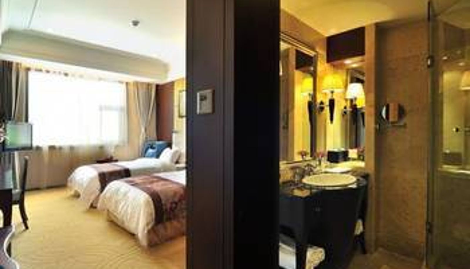 Room - Sunlit Hotel