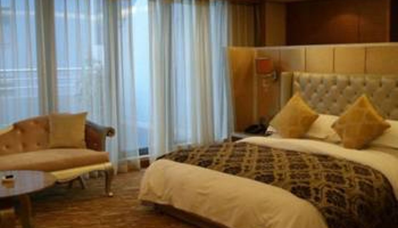 Room - Moore Hotel (Cuihu Park Store)