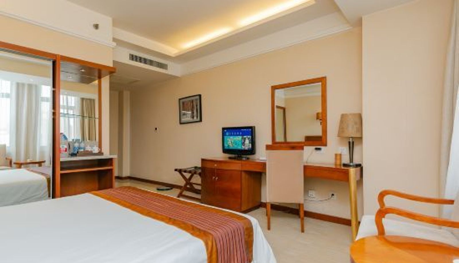 Camera business - Hua Tian Hotel