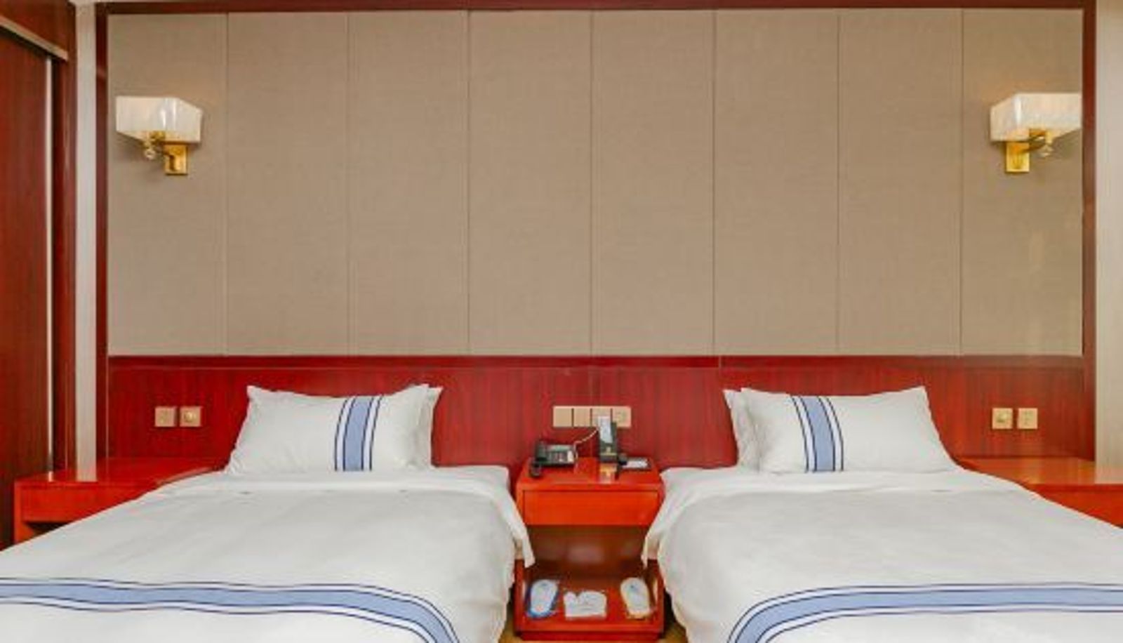 Camera business - Hua Tian Hotel