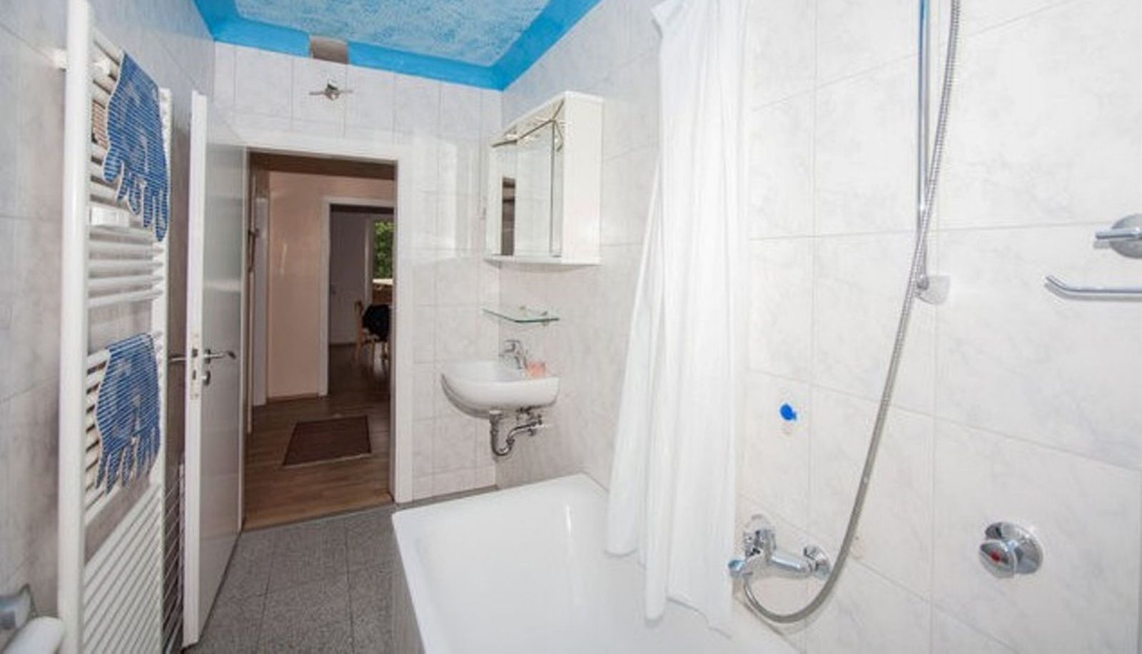 Bathroom - Schlafgelegenheit Gästezi. mit Küche