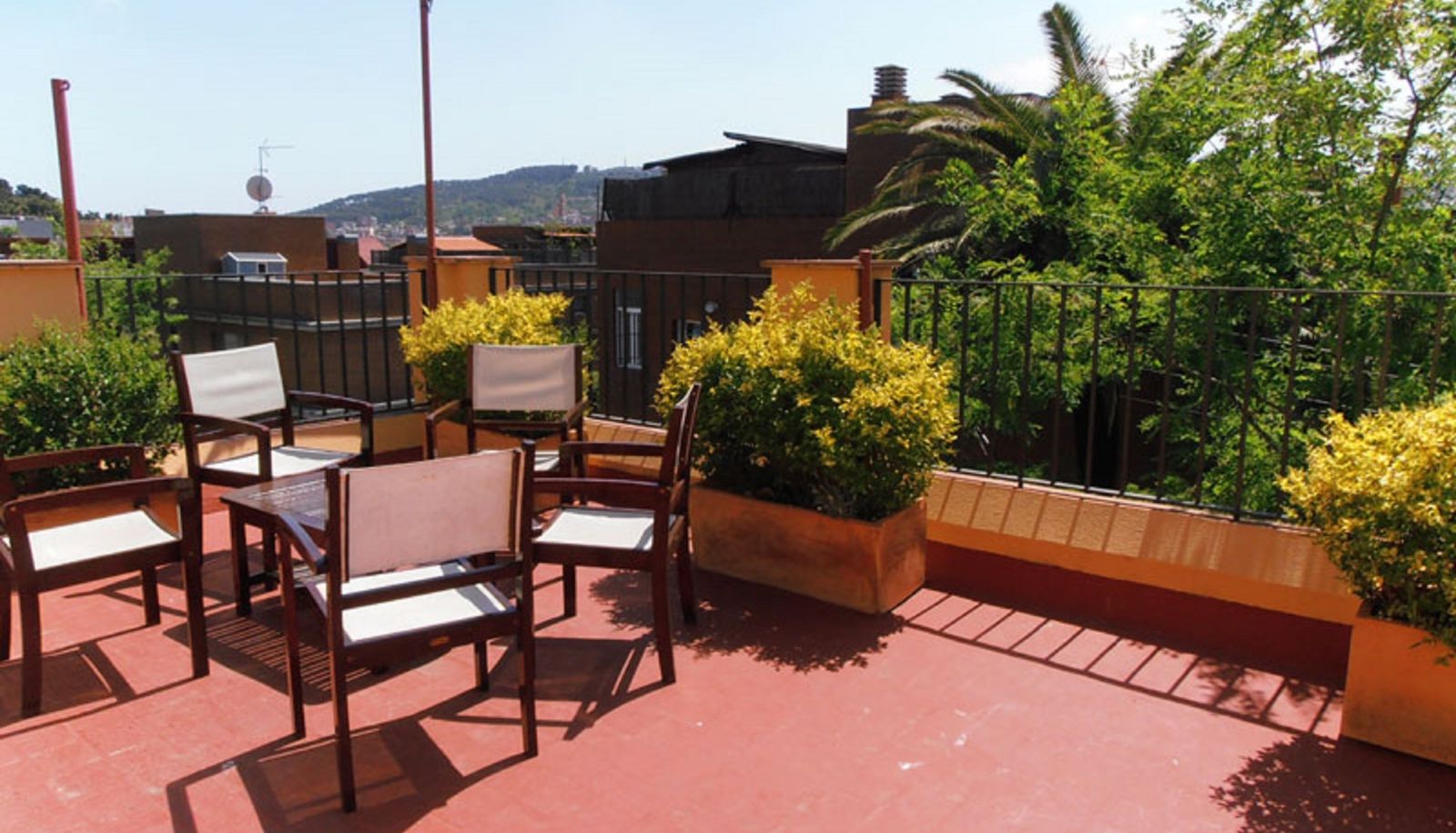 Terrazza - Feetup Garden House Hostel Barcelona