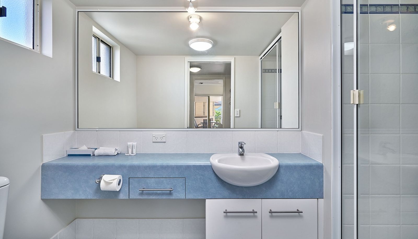 Suite - North Cove Waterfront Suites