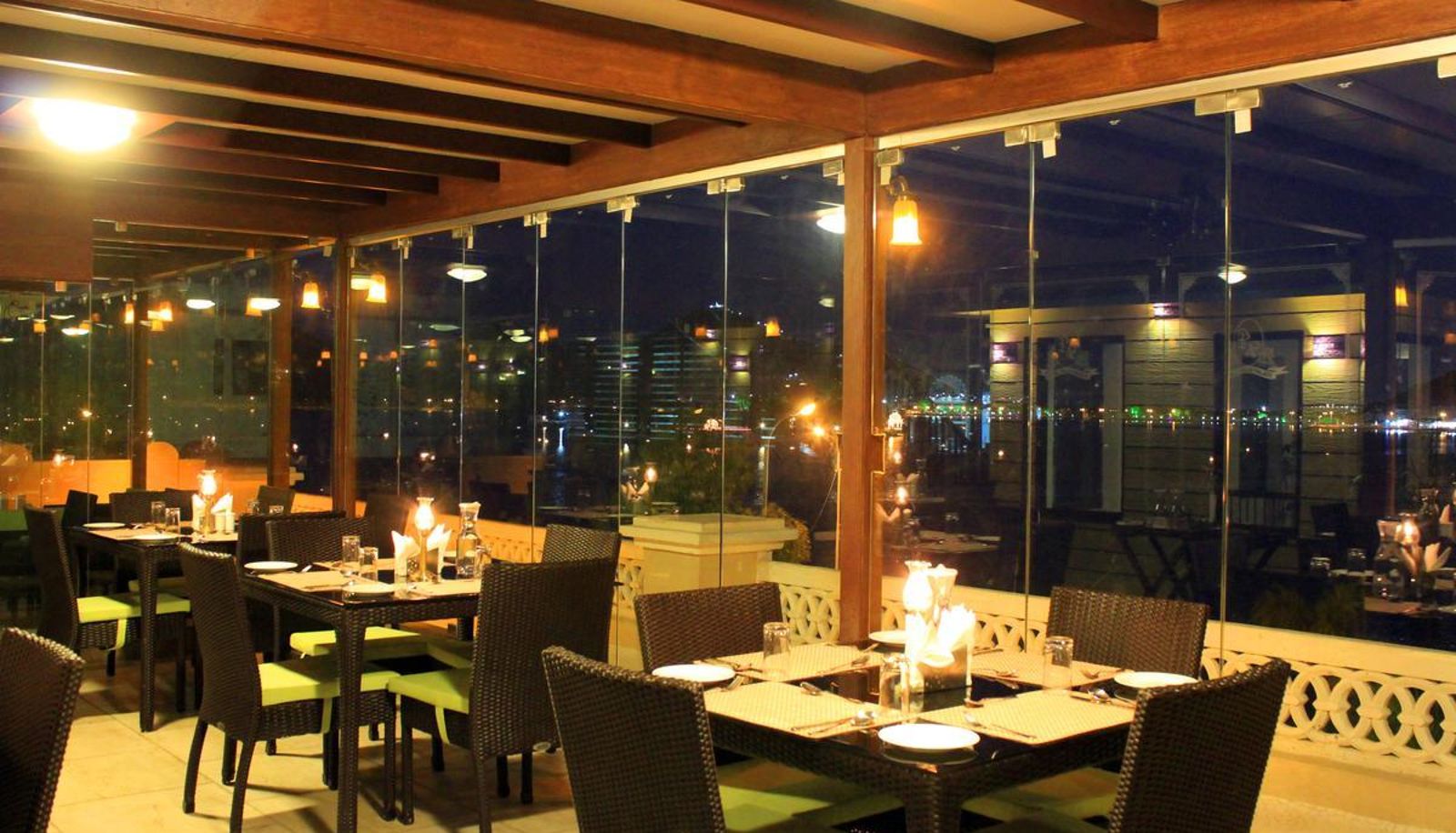 Ontbijtzaal in het restaurant - Hotel Panna Vilas