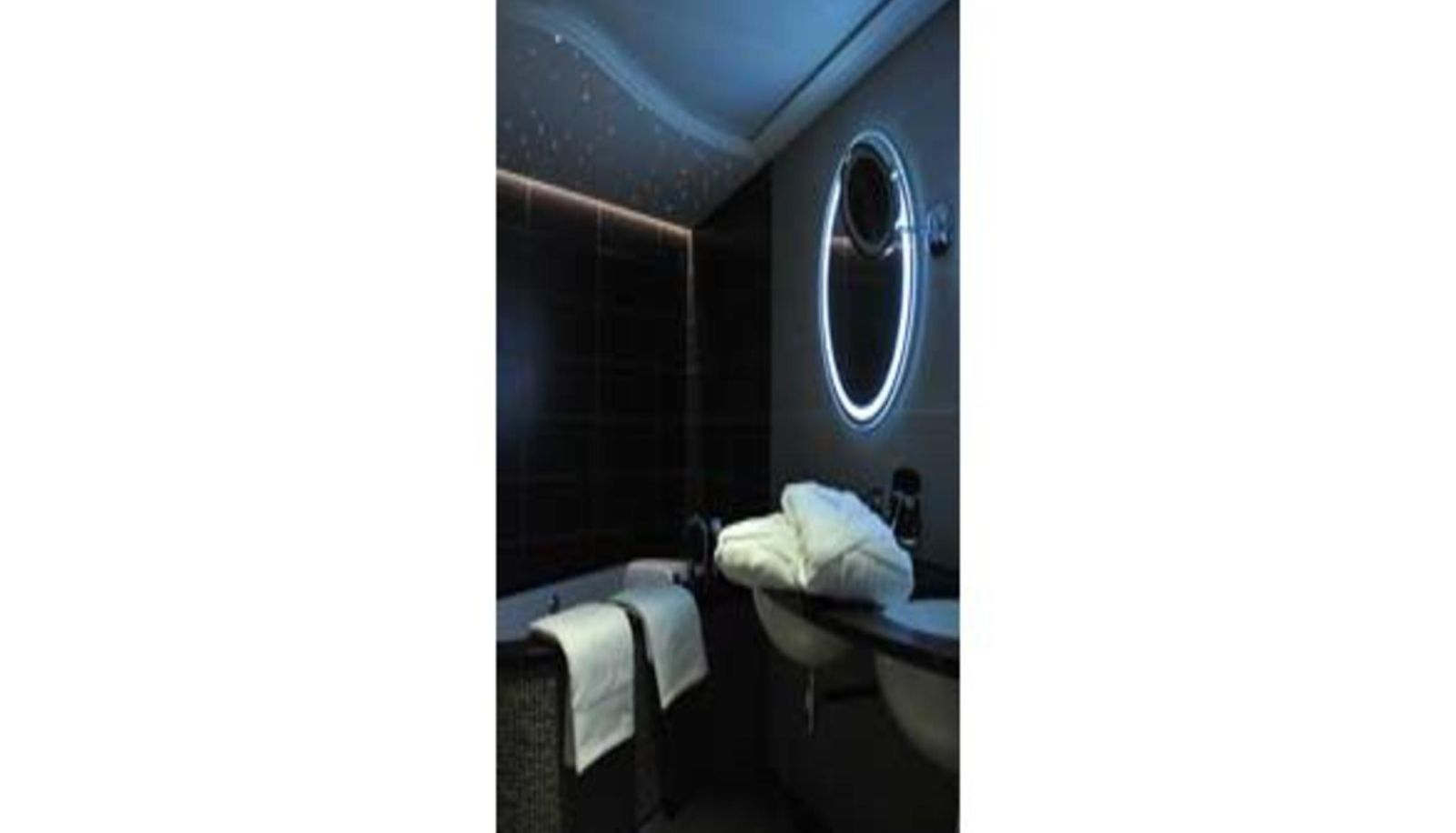 Bathroom - La Cour Berbisey