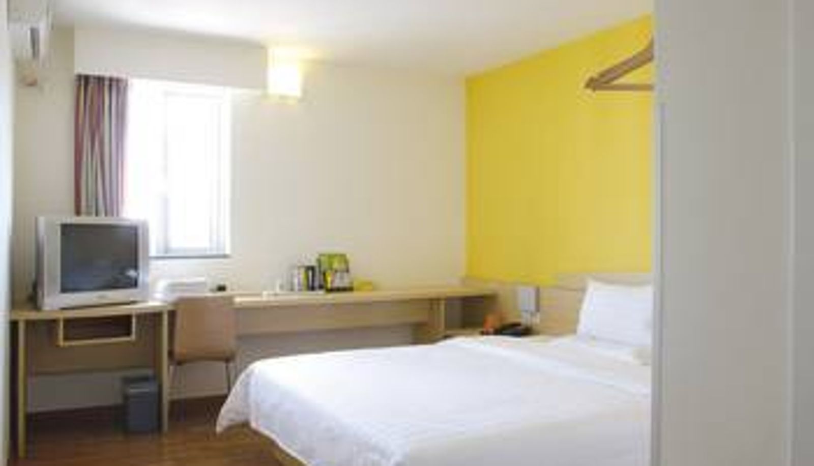 Zimmer - 7 Days Inn