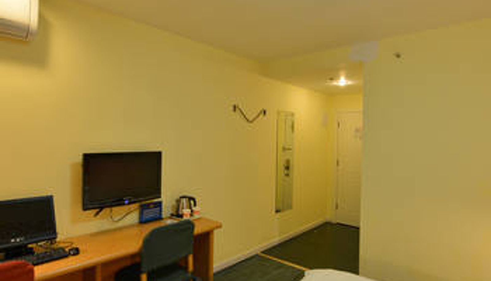 Zimmer - Home Inn Beijing Fuqian Street
