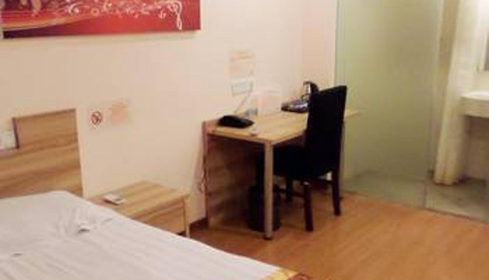 Room - Dorami Hotel Apartment (Shanghai Huashi Hotel)