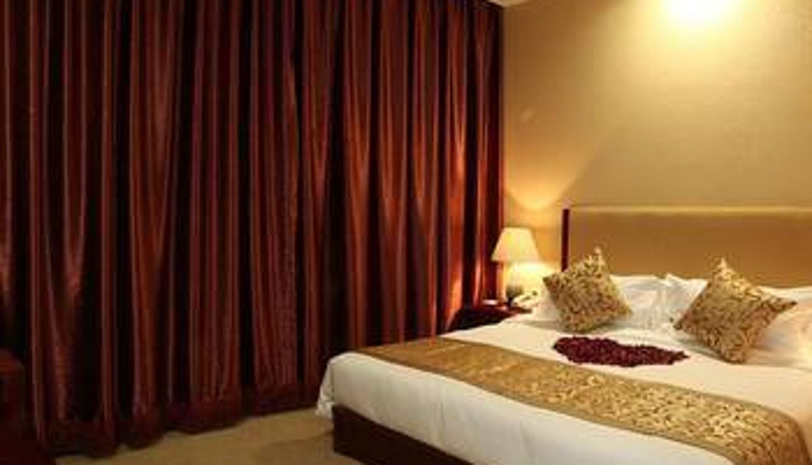Room - Yihe Shenhua Spa Theme Hotel