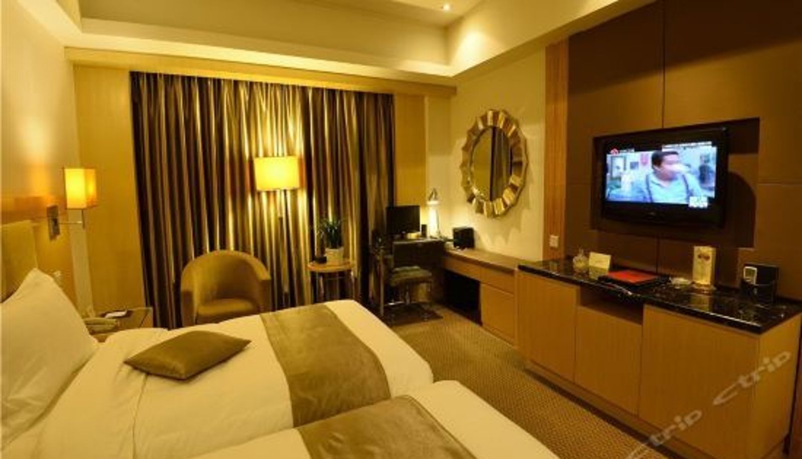Camera business - Golden Palace Hotel