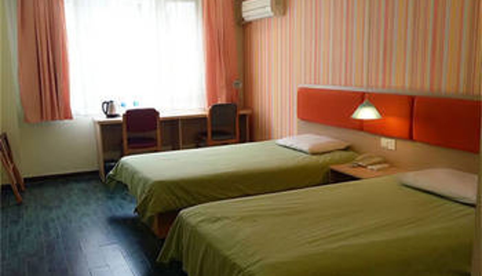 Zimmer - Home Inn (Xiamen Changqing Road)