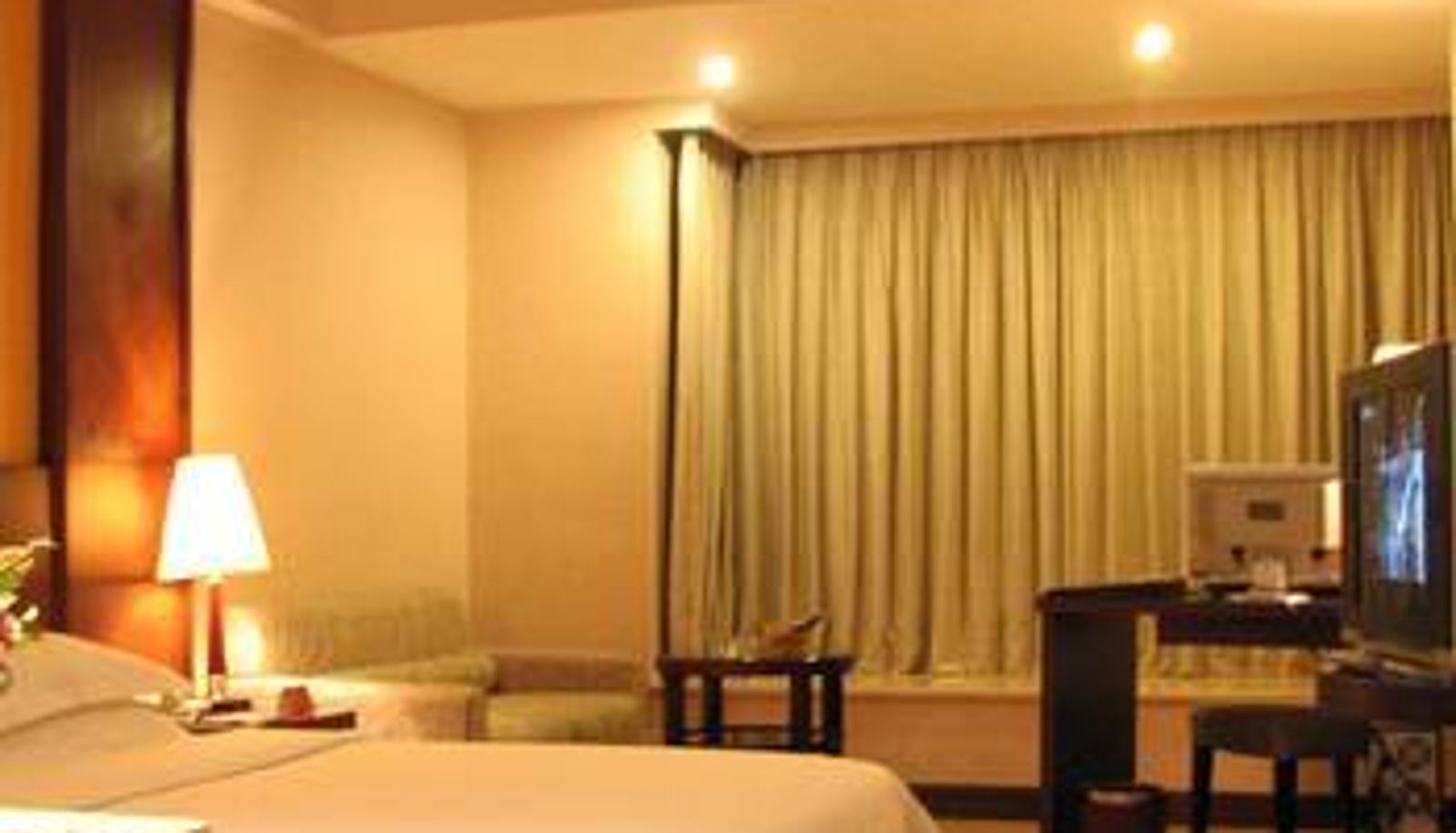 Zimmer - Alarun Hotel (Zhanjiang Shimao Mansion)