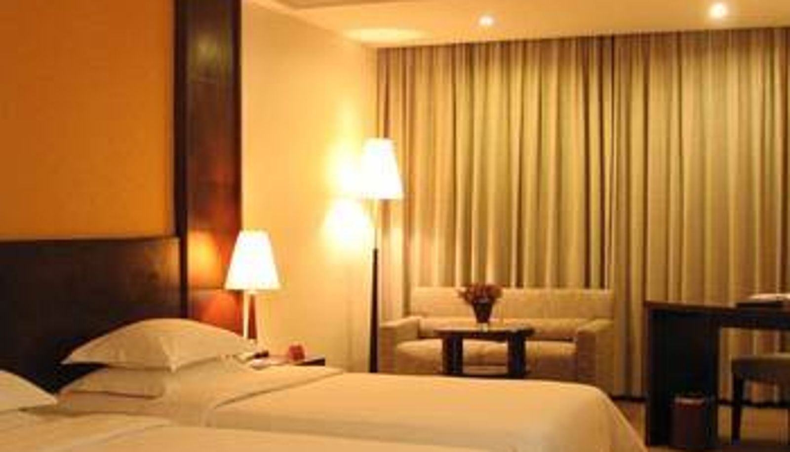 Zimmer - Alarun Hotel (Zhanjiang Shimao Mansion)