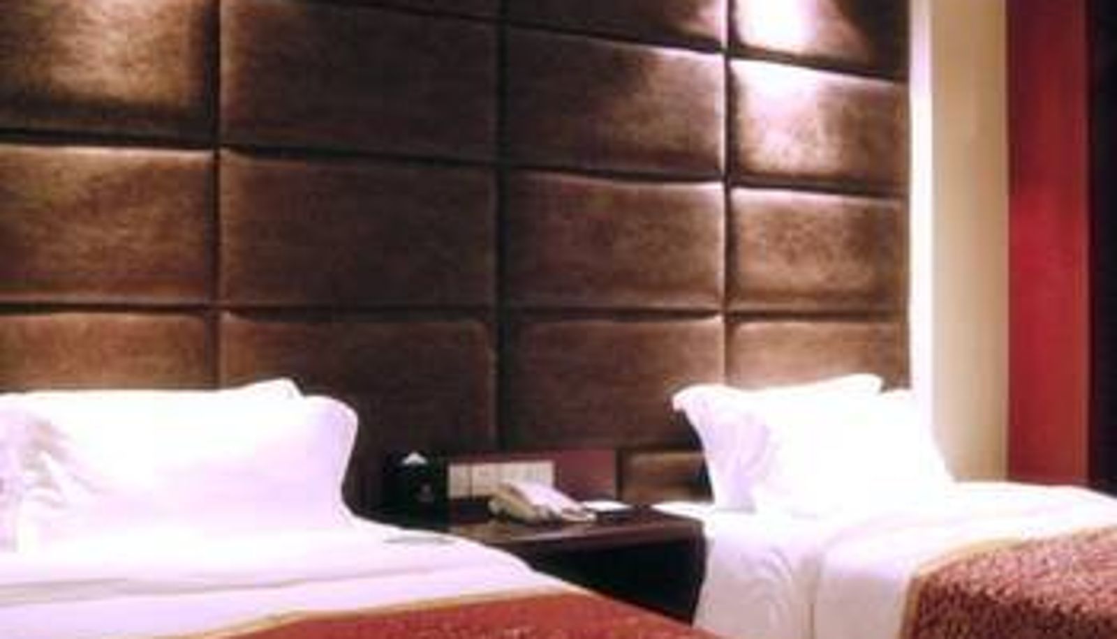 Camera - Huangjiang Holiday Hotel