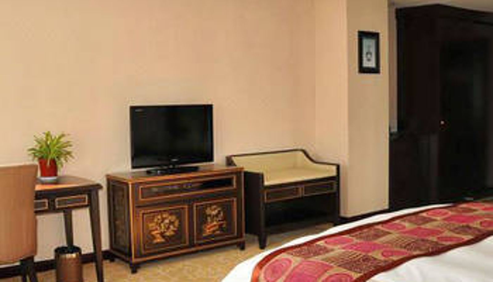 Room - Yurong International Hotel