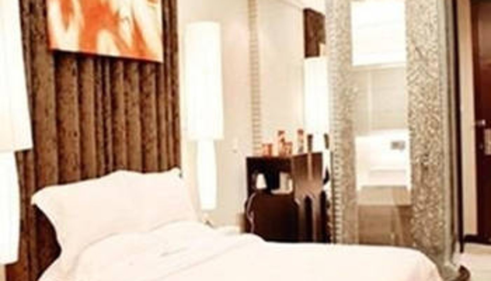 Room - Ballantines Hotel