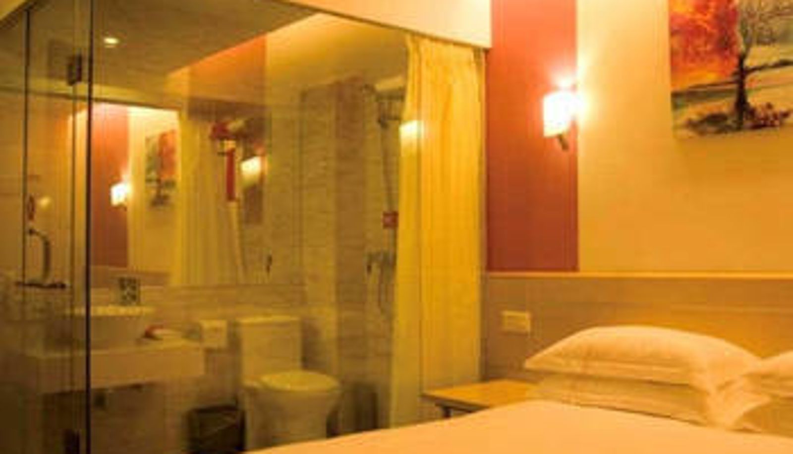 Room - Elegant Hotel