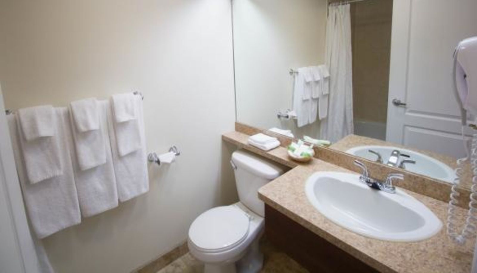 Badezimmer - Hotel Marineau Shawinigan