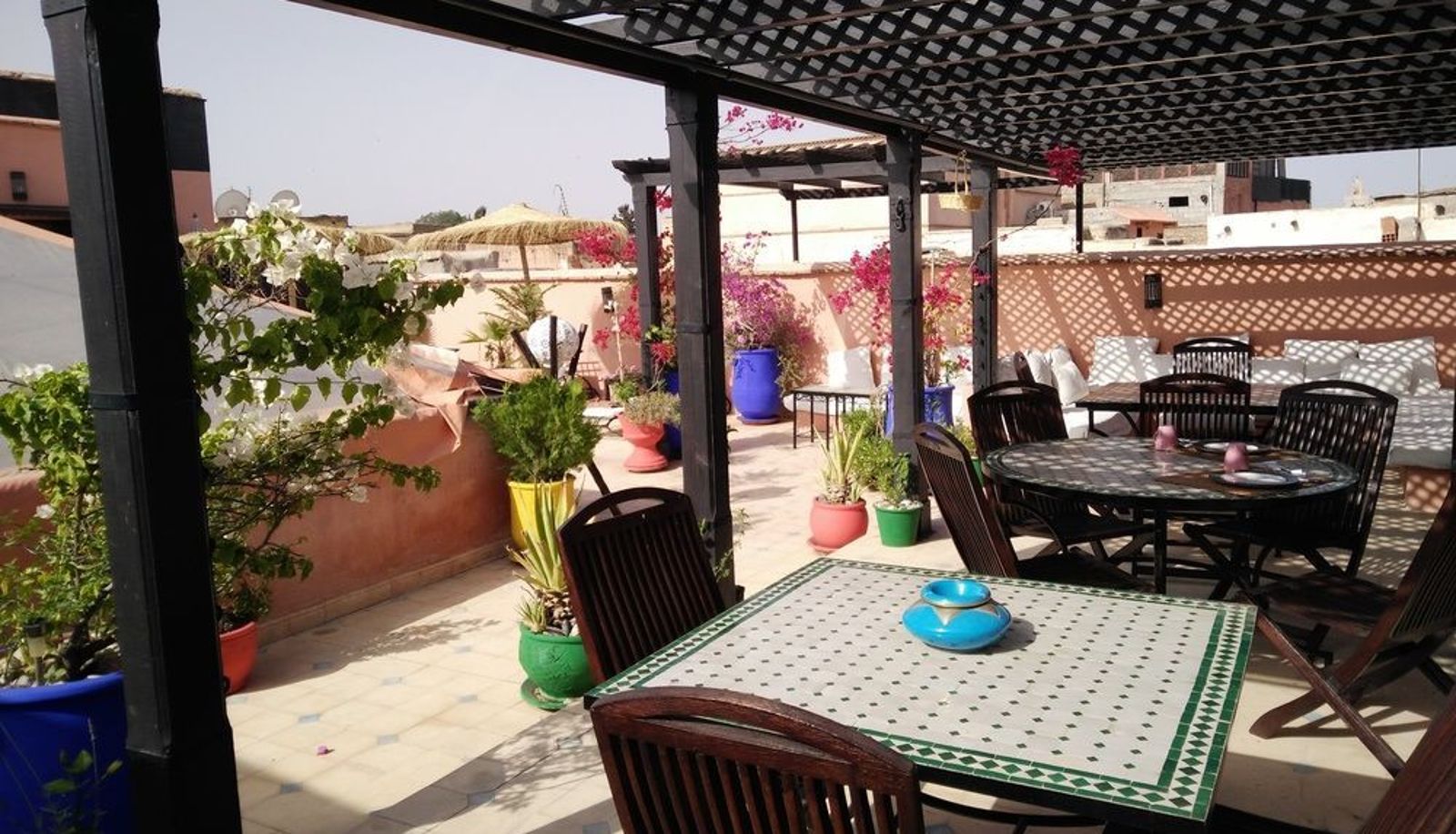 Zona exterior del hotel - Riad Bayti