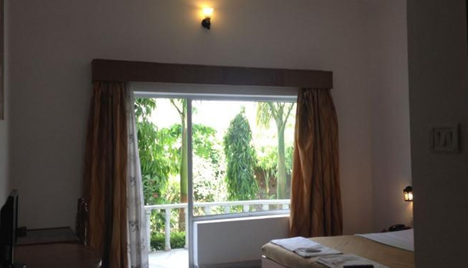 Superior room (single) - Hotel Isabel Palace