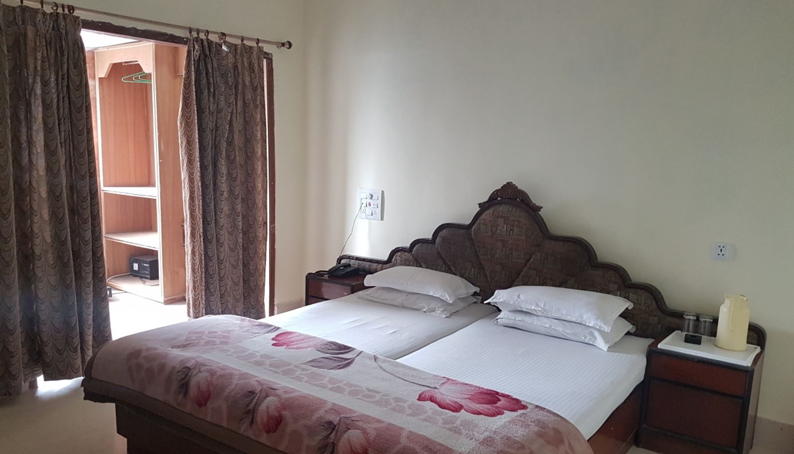 Info - New International Hotel