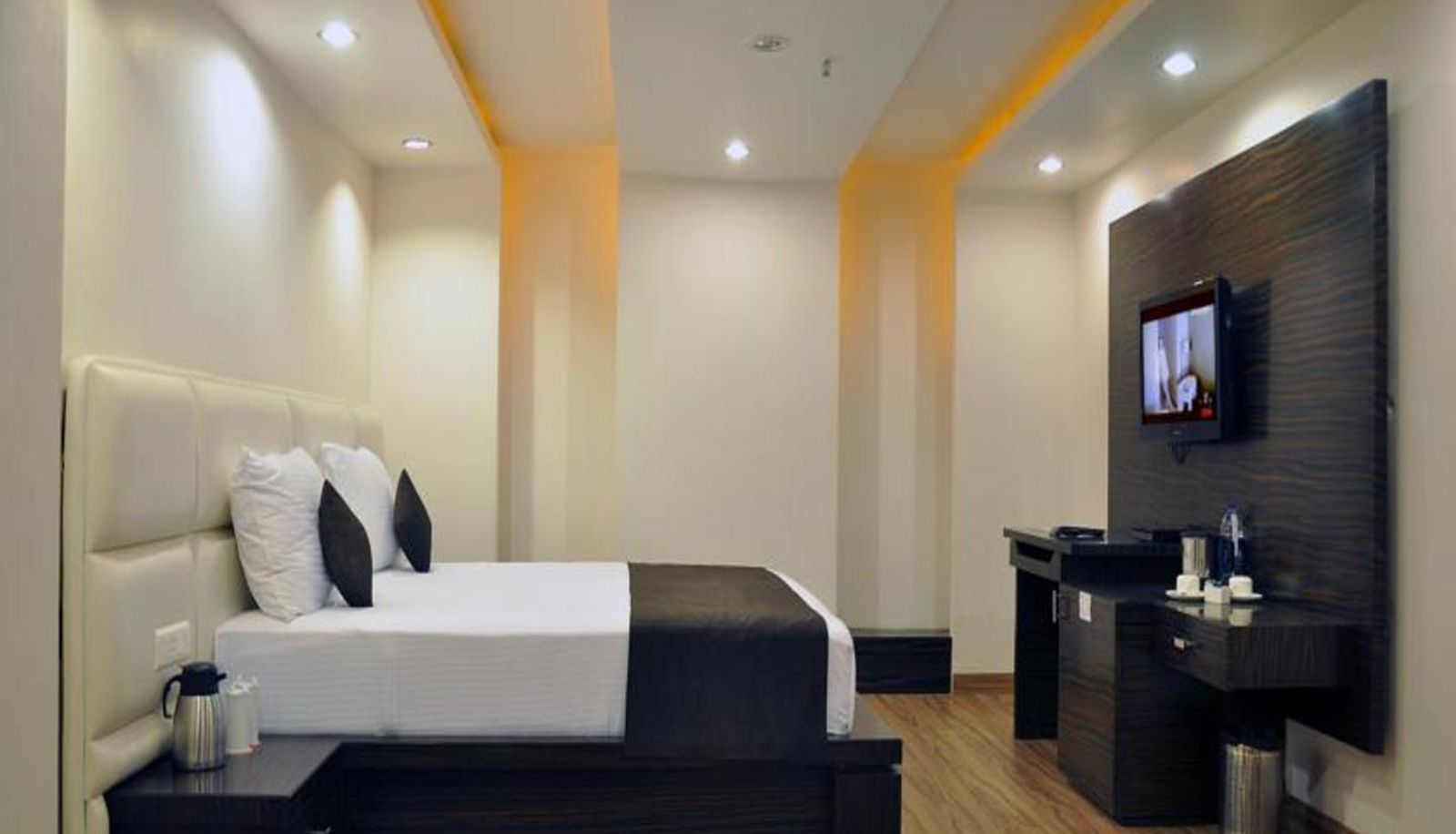 Info - Hotel Elegance