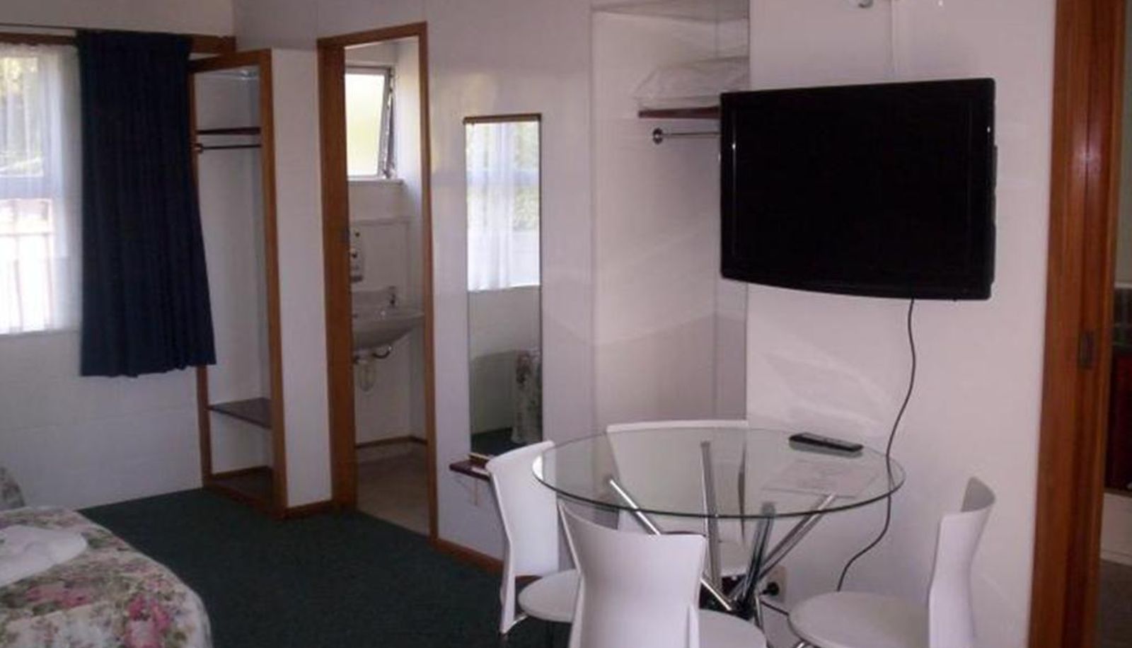 Info - Broadway Motor Inn