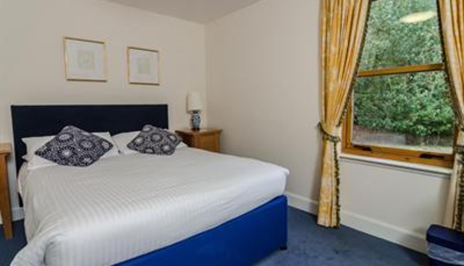 Camera - Edinburgh Lodges