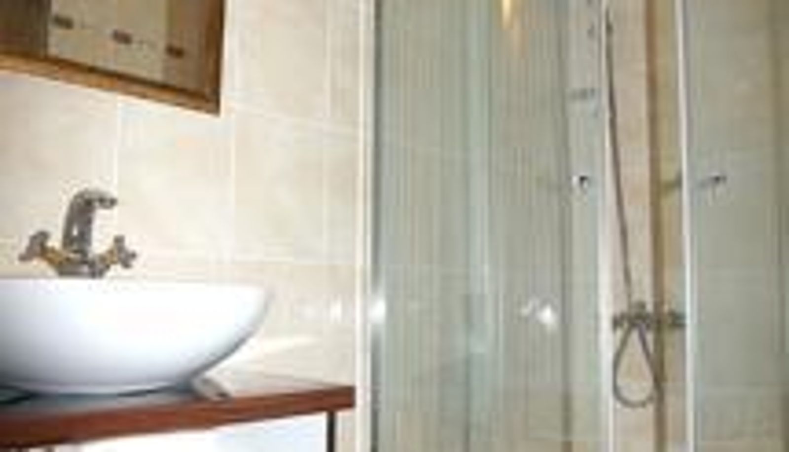 Info - Wallabies Aquaduct Hotel