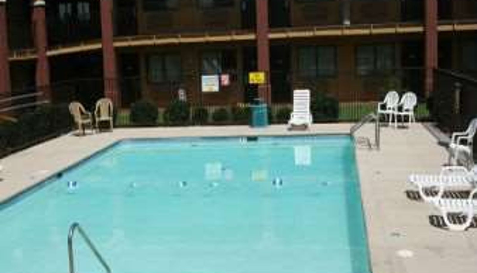 Piscina - Super 8 Tulsa East
