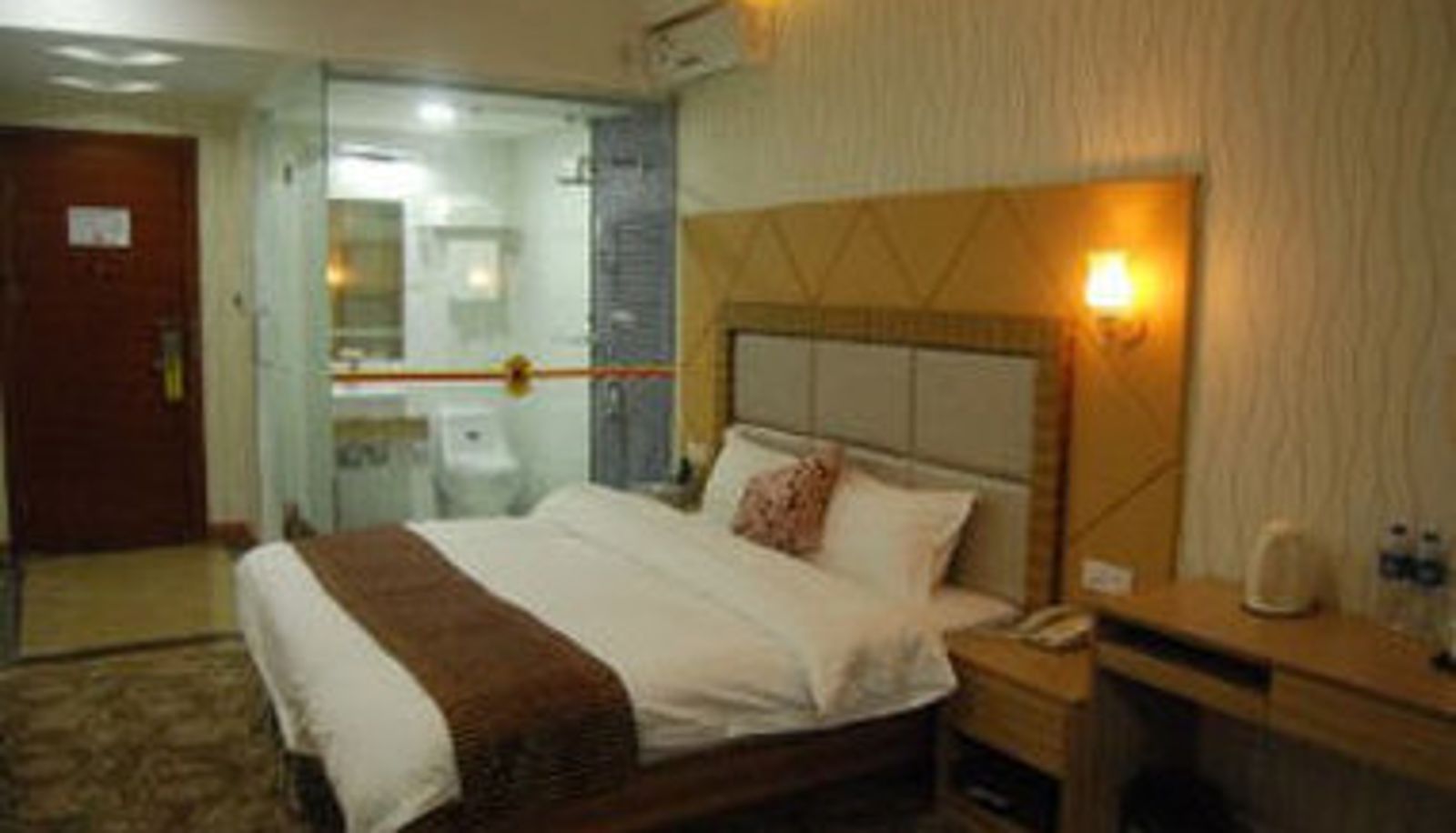 Zimmer - Super 8 Hotel Huizhou Bus Terminal