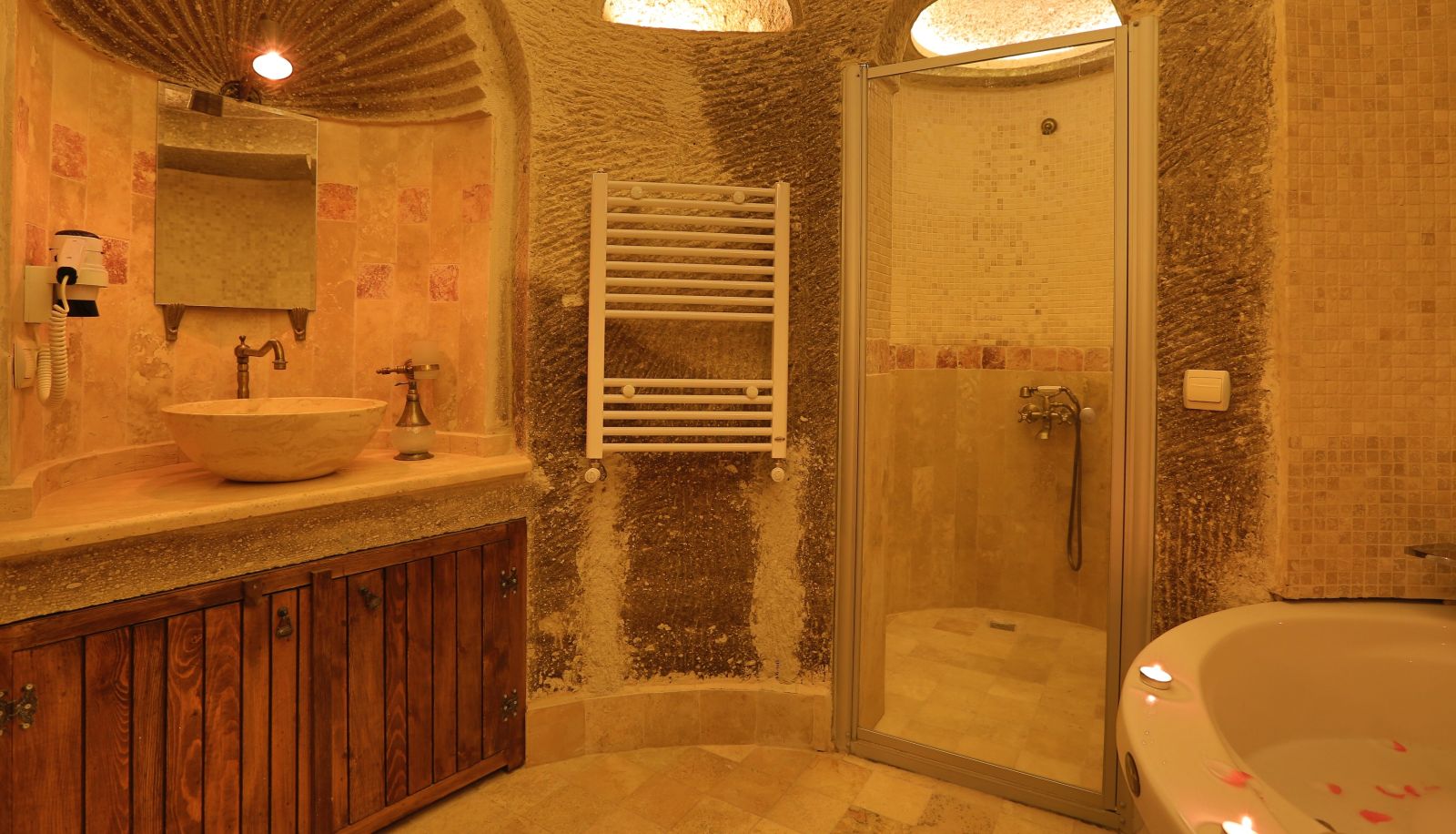 Bagno - Safran Cave Hotel