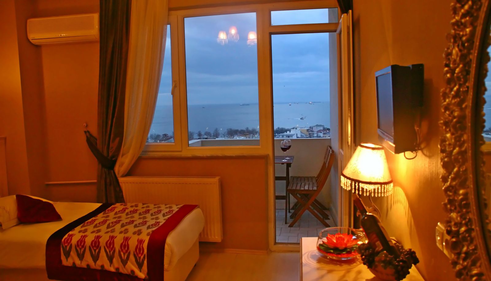 Zimmer mit Balkon - Hotel Divas de Estambul