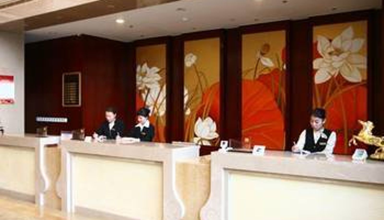 Lobby - Huludao Huatai International Hotel