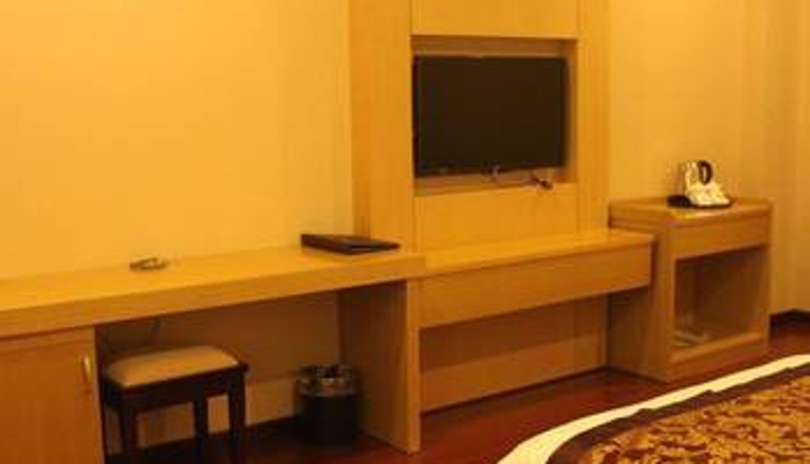 Kamer - Honghu Business Hotel (Jiujiang University Store)