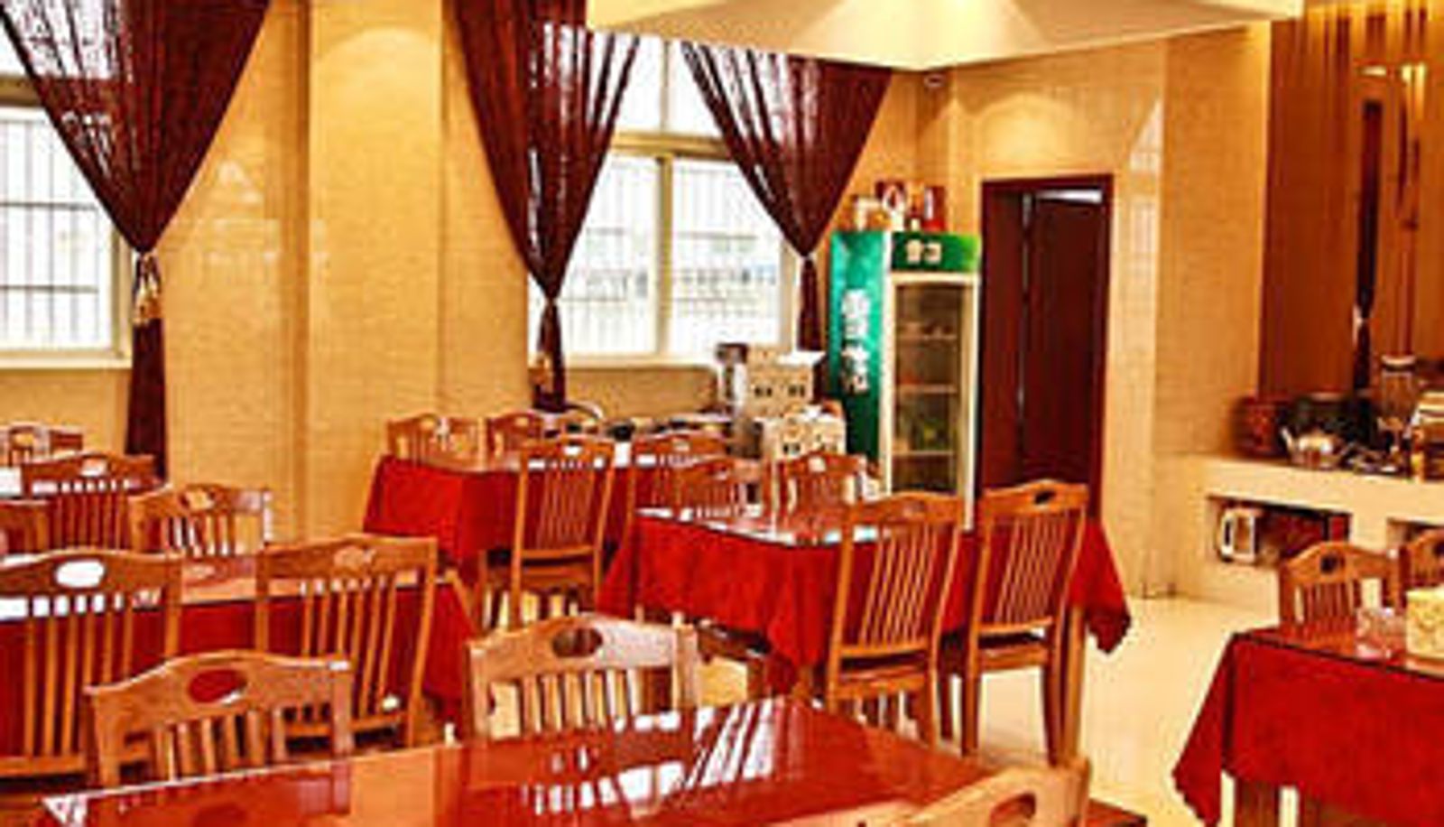 Breakfast room within the restaurant - Tianhai Hotel (Lushan Railway Station Branch)