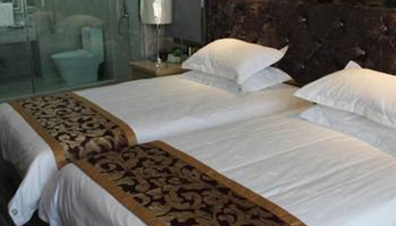 Room - Long Lake International Hotel