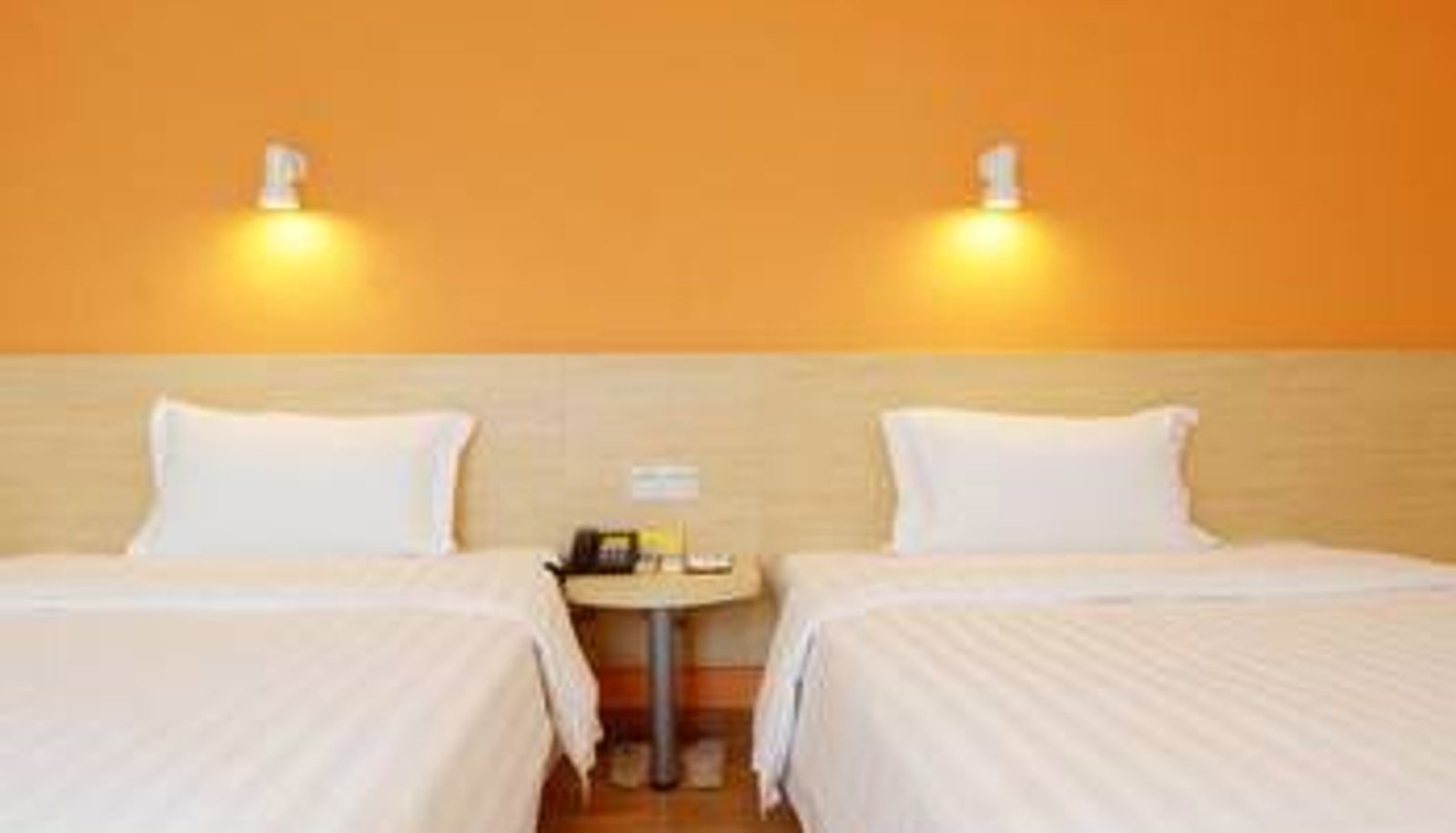 Room - 7 Days Premium (the Old Town of Lijiang Dashuiche Airport Bus Station Store)