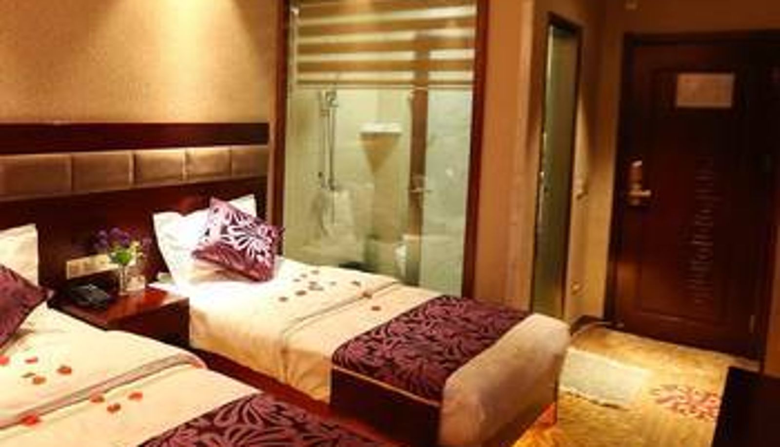 Widok na zewnątrz - Linxia Travel Hotel