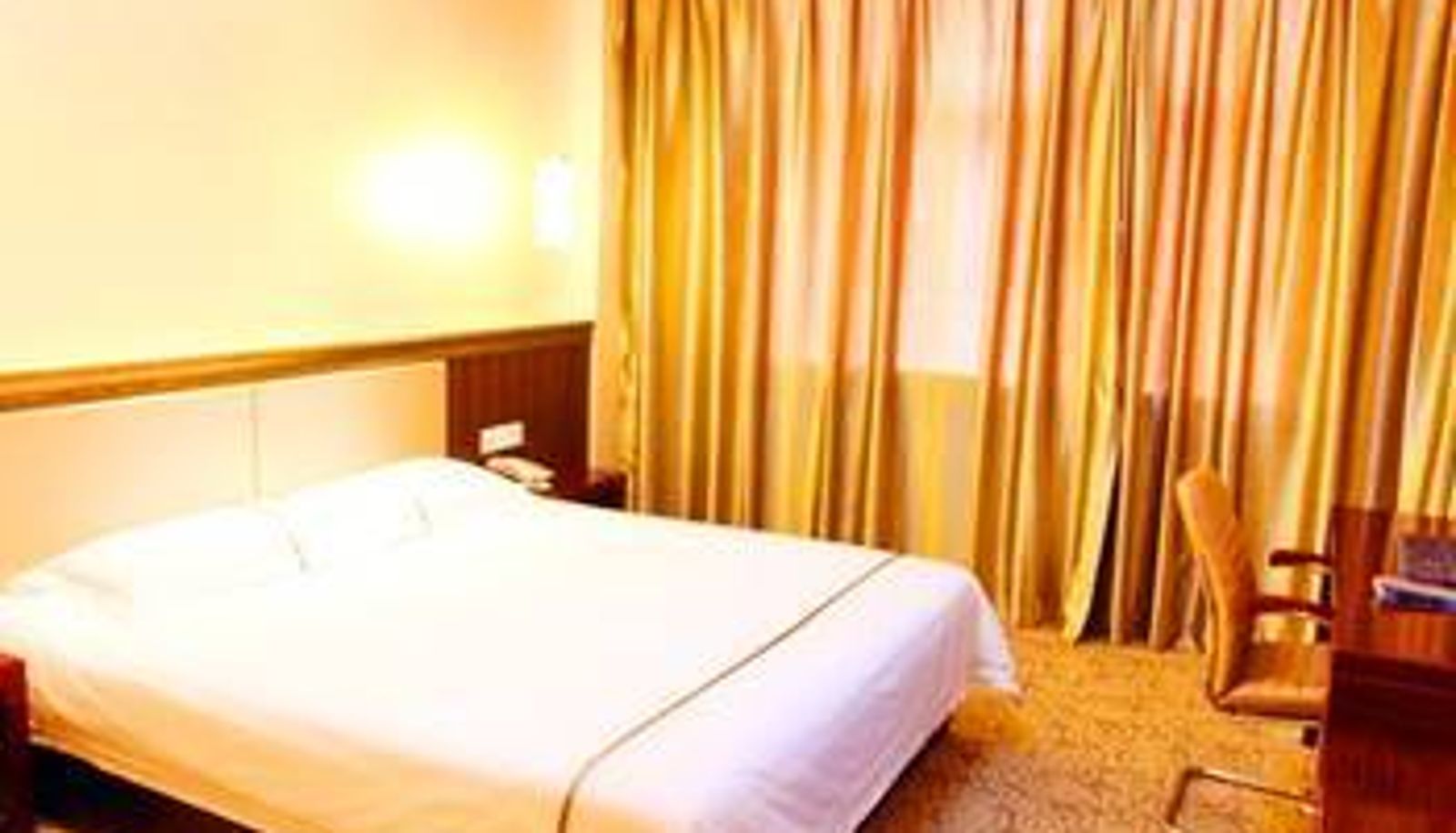 Zimmer - Yishang Holiday Inn