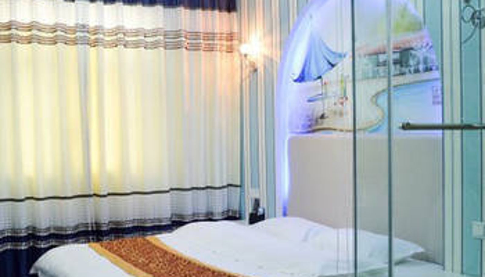 Zimmer - New Hardware Express Hotel (Dennis David Tiandi Branch at Railway Station)