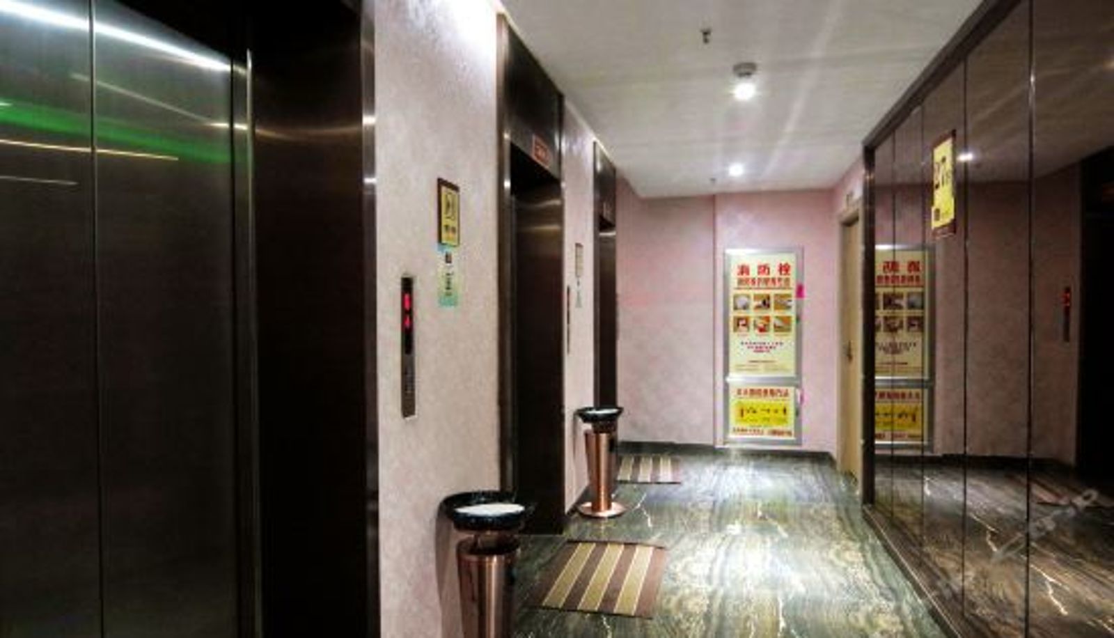 Rezeption - Yake Hotel (Nanning Railway Station Metro Station)