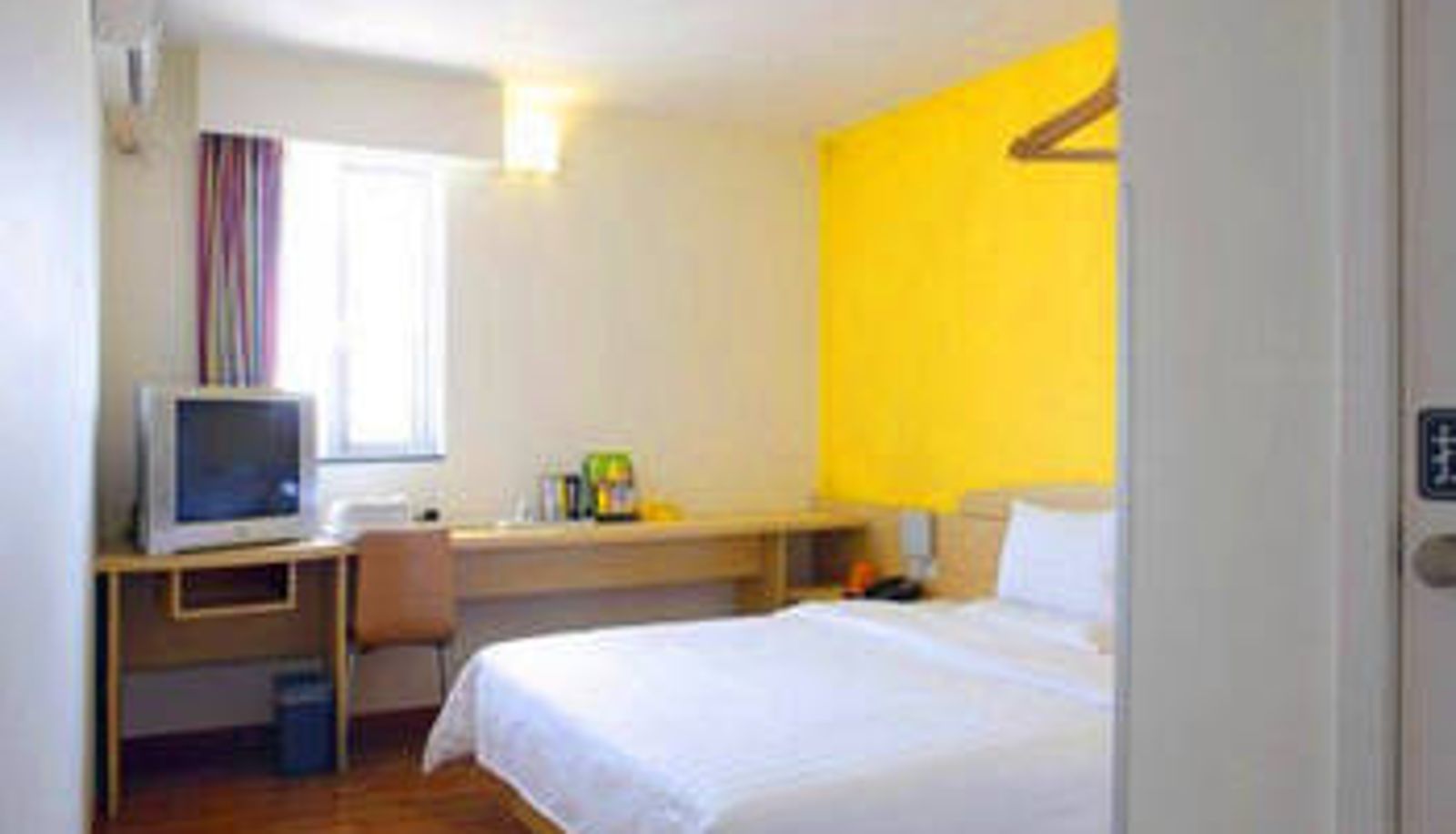Zimmer - 7 days hotel Pingxiang pedestrian street