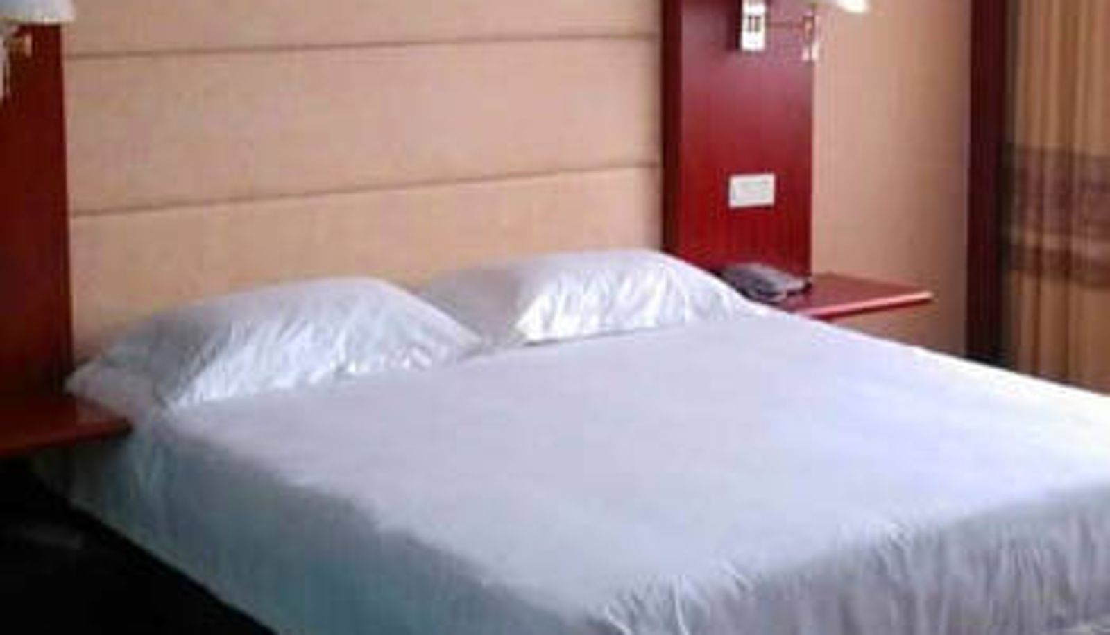 Room - Jinqiao Hotel